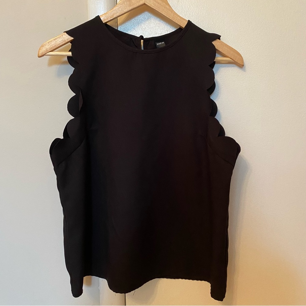 Black Sleeveless Top Size Large